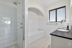 136 Pead Rd, Binningup WA 6233, Australia