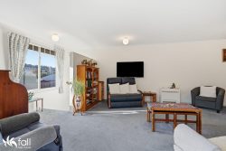 Unit 2/13A Raminea Rd, Lindisfarne TAS 7015, Australia