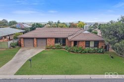 4 Acacia Dr, Oxley Vale NSW 2340, Australia