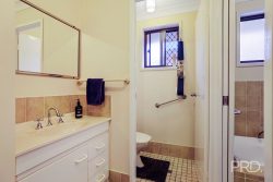 4 Acacia Dr, Oxley Vale NSW 2340, Australia