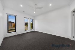 12 Bamburgh St, Werribee VIC 3030, Australia
