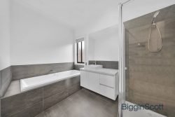 12 Bamburgh St, Werribee VIC 3030, Australia