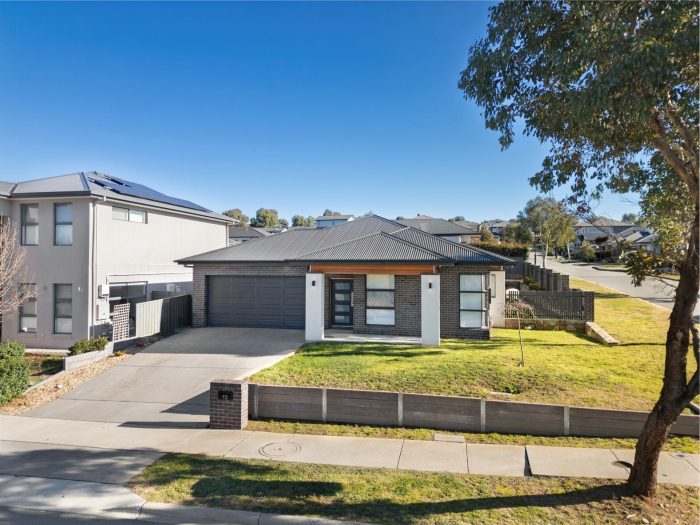 13 Banks St, Googong NSW 2620, Australia