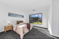 13 Banks St, Googong NSW 2620, Australia