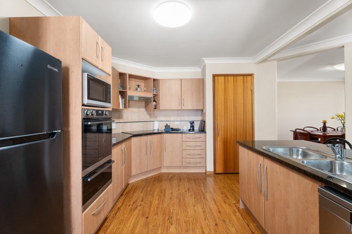 8 Eagle Beach Parade, Dundowran Beach QLD 4655, Australia