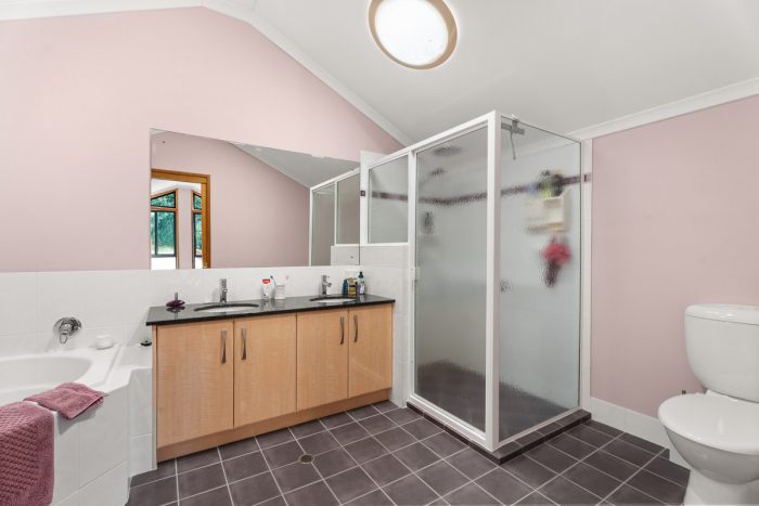 8 Eagle Beach Parade, Dundowran Beach QLD 4655, Australia