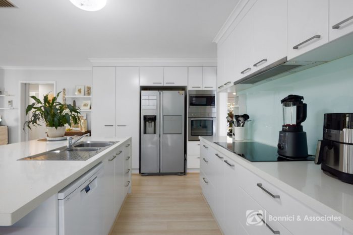 7 Bent Pl, West Wodonga VIC 3690, Australia