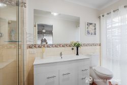 7 Bent Pl, West Wodonga VIC 3690, Australia