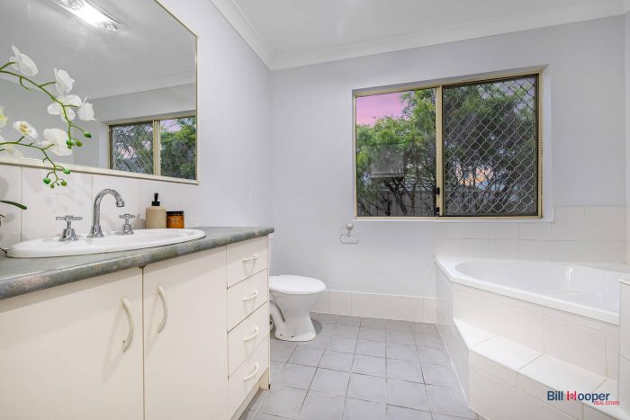 37 Brookvale Dr, Underwood QLD 4119, Australia