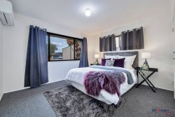 15 Ham Rd, Mansfield QLD 4122, Australia