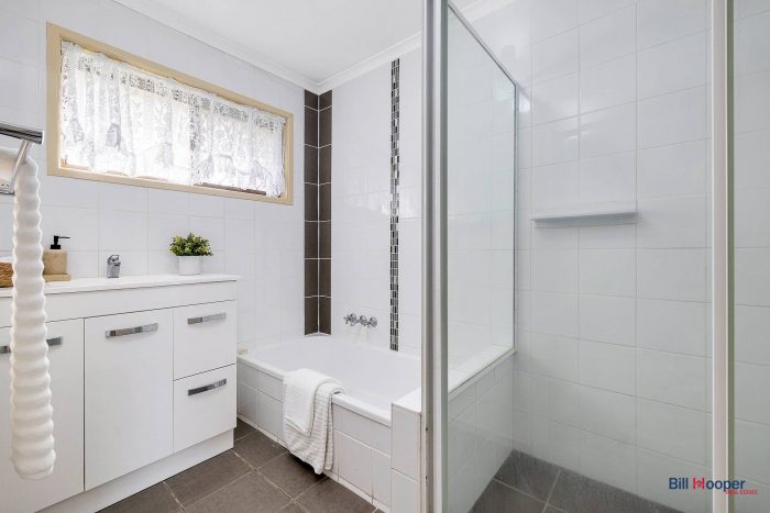 15 Ham Rd, Mansfield QLD 4122, Australia