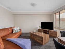 Unit 2/7 Bull Way, Somerville WA 6430, Australia