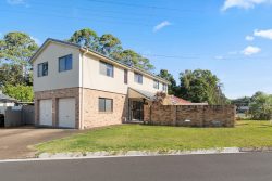 37 Cambridge Rd, Dapto NSW 2530, Australia