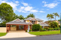 17 Castle Hill Dr, Murrumba Downs QLD 4503, Australia