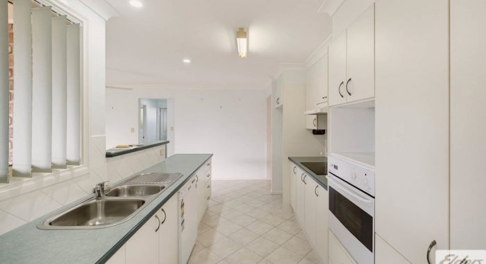 1 Clarke Cl, Wingham NSW 2429, Australia