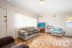 7 Coolaroo Cres, Lurnea NSW 2170, Australia