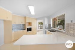 3 Cremorne Dr, Tannum Sands QLD 4680, Australia