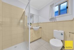 32 Damask Dr, Tarneit VIC 3029, Australia