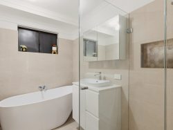 16 Derek Cres, Morphett Vale SA 5162, Australia