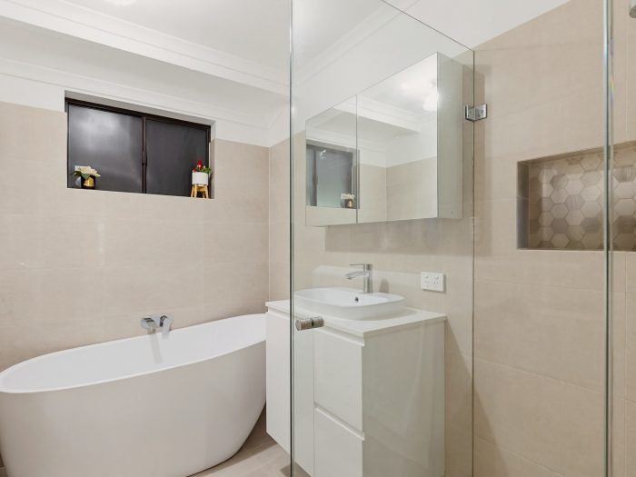 16 Derek Cres, Morphett Vale SA 5162, Australia