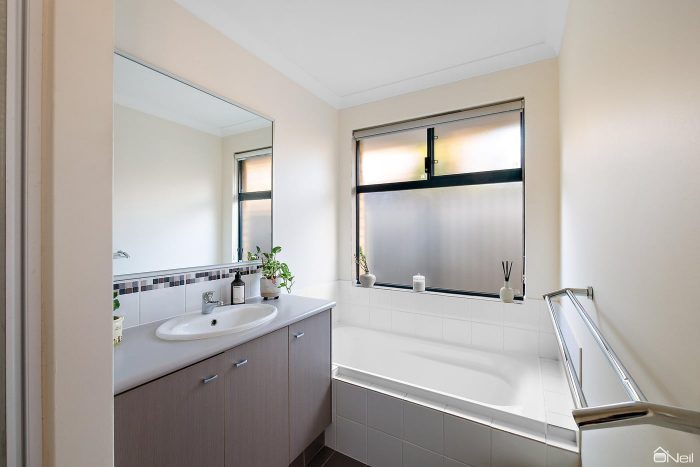 25 Diamantina Blvd, Byford WA 6122, Australia