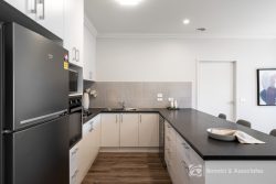 7 Elmwood Cct, Wodonga VIC 3690, Australia