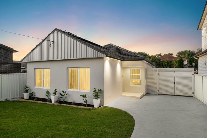58 Chick St, Roselands NSW 2196, Australia