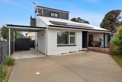 17 Ferris St, Christies Beach SA 5165, Australia