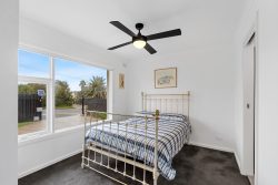 17 Ferris St, Christies Beach SA 5165, Australia