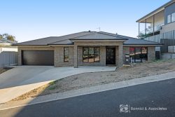 1 Flaxlilly Ln, Bandiana VIC 3691, Australia