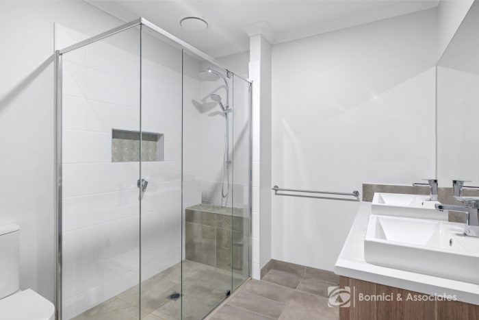 1 Flaxlilly Ln, Bandiana VIC 3691, Australia