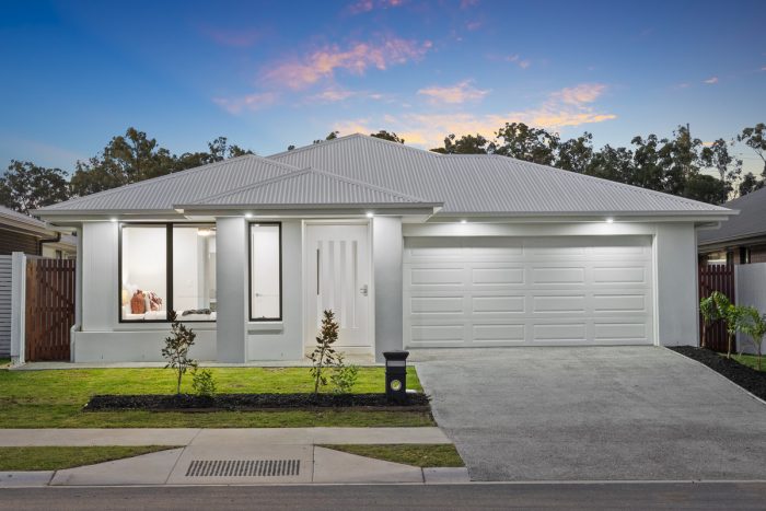 16 Guroman Dr, Greenbank QLD 4124, Australia