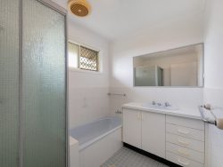 Unit 2/6 Gallagher Dr, Lismore Heights NSW 2480, Australia