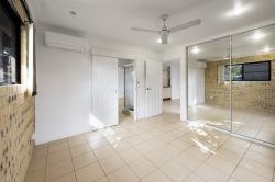 Unit 4/9 Maud St, Mirani QLD 4754, Australia