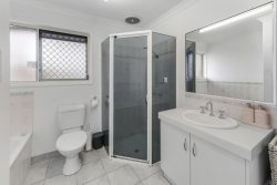 59 Broomdykes Dr, Beaconsfield QLD 4740, Australia