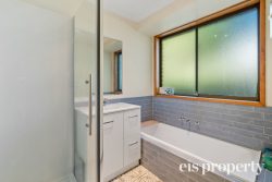 6 Harris Ct, Kingston TAS 7050, Australia