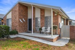 2 Harry Hopman Cct, Gordon ACT 2906, Australia
