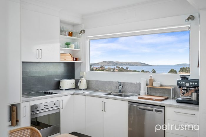 21 Hill St, Bellerive TAS 7018, Australia