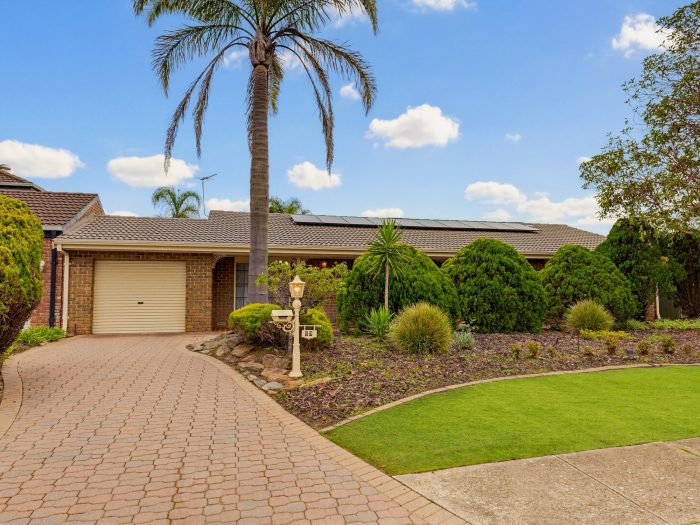 13 Horndale Dr, Happy Valley SA 5159, Australia