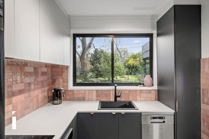 92 Eggleston Cres, Chifley ACT 2606, Australia