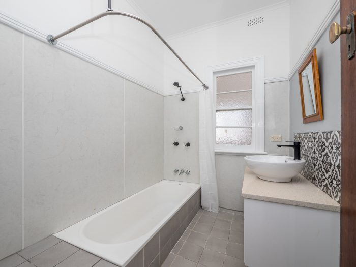 27 Jacaranda Ave, East Lismore NSW 2480, Australia