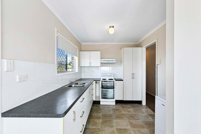 2 Jacaranda Dr, Torquay QLD 4655, Australia