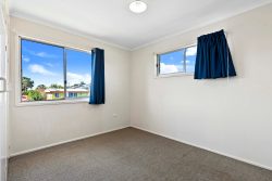 2 Jacaranda Dr, Torquay QLD 4655, Australia