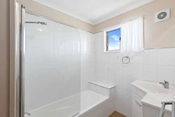 2 Jacaranda Dr, Torquay QLD 4655, Australia