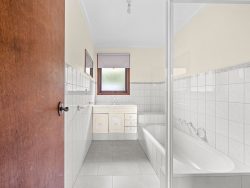 Unit 4/25 Kennedy St, Hamilton VIC 3300, Australia