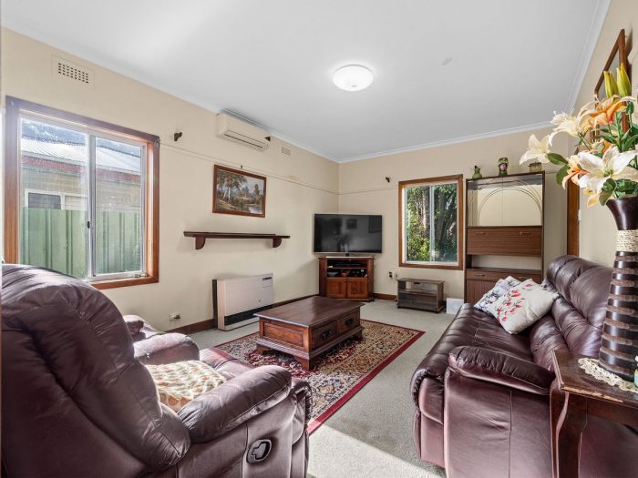 7 Kokoda Ave, Hamilton VIC 3300, Australia