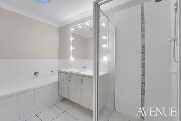 1 Lachlan St, Gleneagle QLD 4285, Australia
