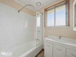 2 Lamont Pl, Gagebrook TAS 7030, Australia