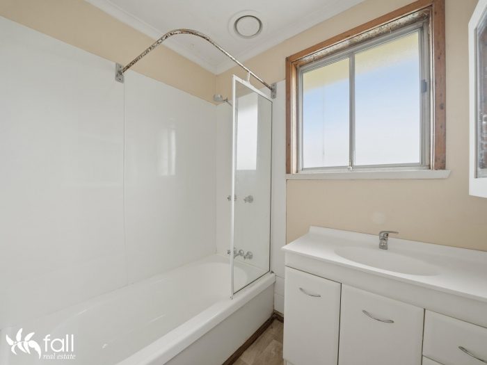 2 Lamont Pl, Gagebrook TAS 7030, Australia