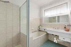 Unit 2/18 Lernes St, Forest Hill VIC 3131, Australia